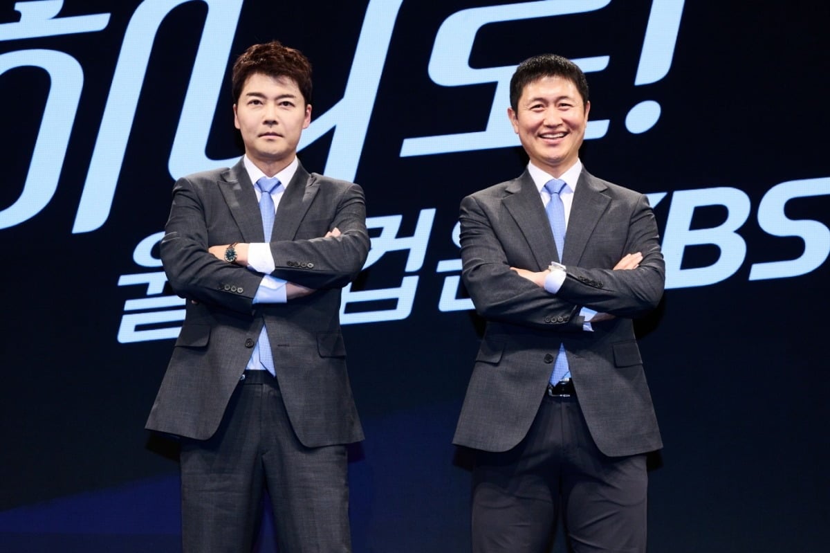 이영표와 전현무가 '2026 FIFA 북중미 월드컵' 제작발표회에 참석했다. / 사진제공=KBS
