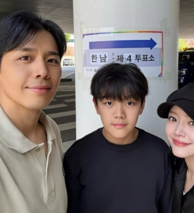 손준호♥김소현, 상위 0.1% 영재 子 데리고 나왔다…외모 점점 출중해져