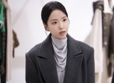 '에이핑크 탈퇴' 손나은, 소지섭 손잡았다…"머리부터 발끝까직 고민, 신경 쓸 부분 많아" ('김부장')