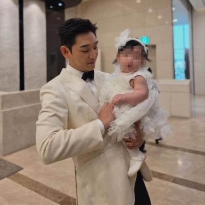 [공식] 배우 강신효, 알고보니 애아빠였다…결혼 18일 만에 깜짝 발표 "큰 축복 찾아와"
