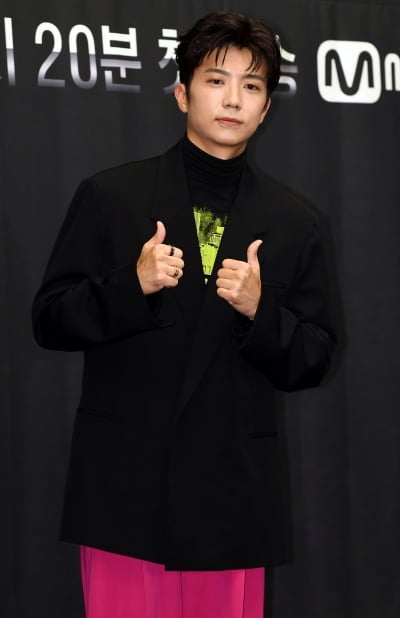 '37세' 2PM 장우영 "누나들이 웨이브 계속 타 줘야 재밌어"…러브라인 변화 환영 ('누내여')