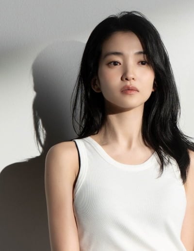 '166cm 46kg' 김태리, 나이를 안 먹네…만 36세라더니 걸그룹 센터급 비주얼 입증