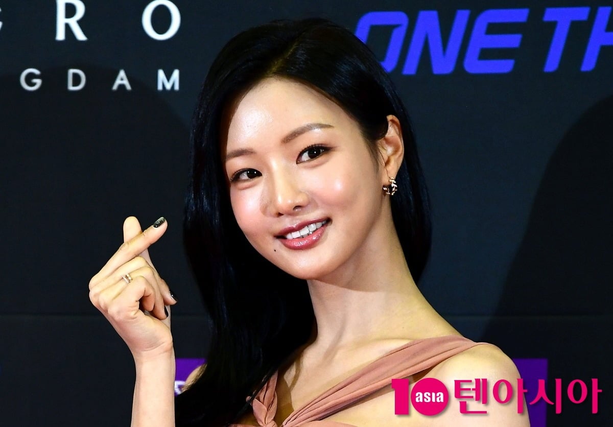 배우 이세희가 공식 행사에서 포즈를 취하고 있다. / 사진=텐아시아 DB