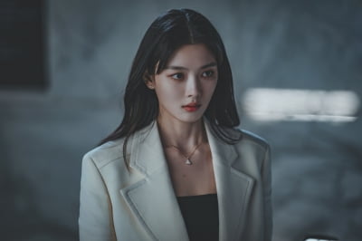 '백상 제외' 김유정 19금 연기, 안방극장에서 본다…티빙 공개 7개월 만에 TV 방송 ('친애하는')