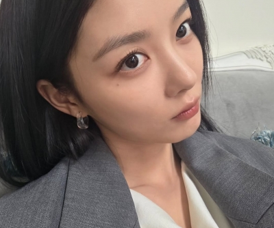 '27세' 김유정, 근접샷에도 굴욕 하나 없네…아역 티 완전 벗은 근황
