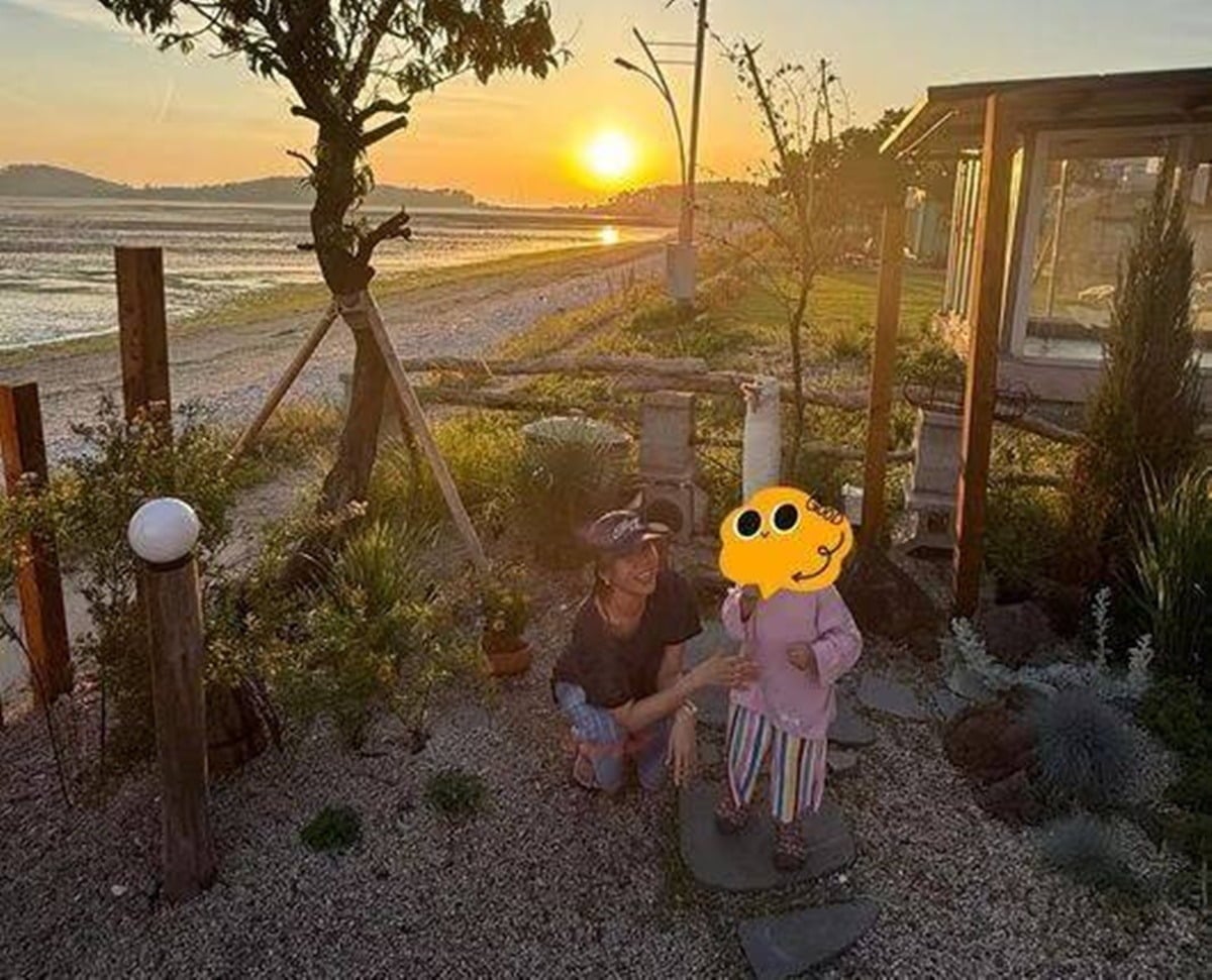 손예진이 아들과의 일상을 공개했다./사진=손예진 SNS