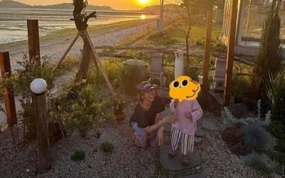 현빈♥손예진 아들, 언제 이렇게 컸나…3세 안 믿기는 팔다리, 母는 '활짝'
