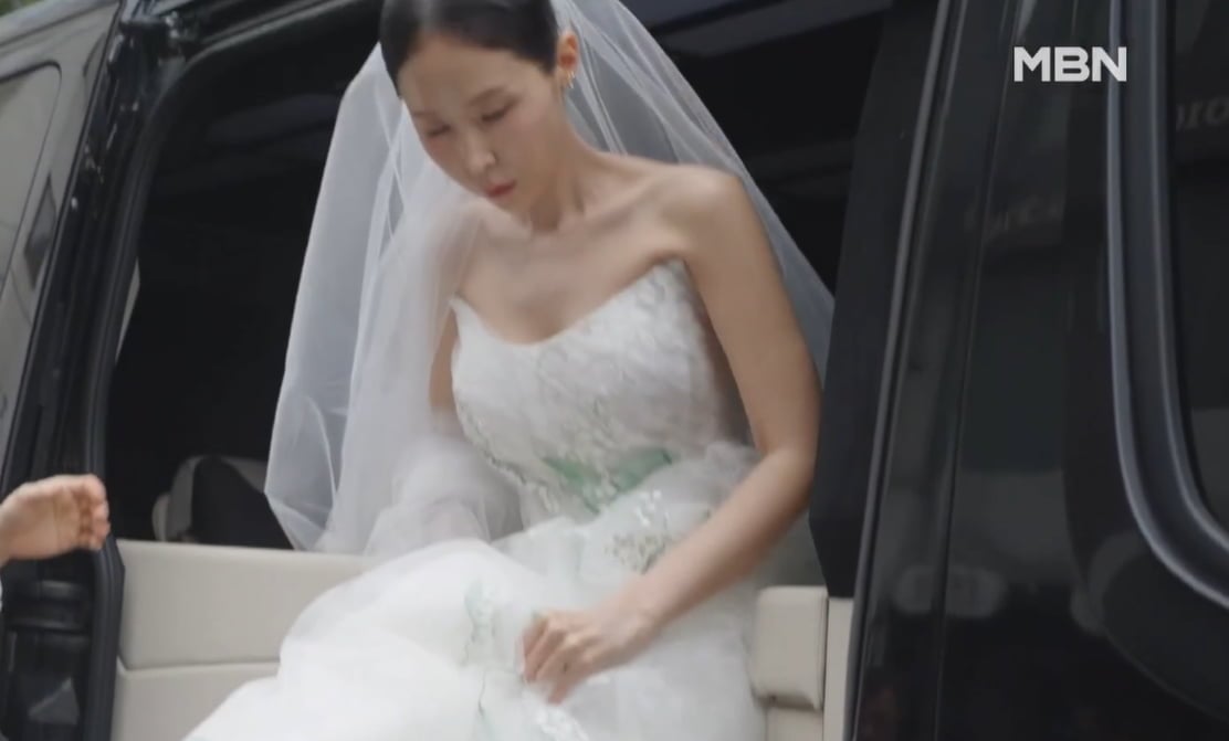'문원♥' 신지, 결혼식 때도 '뼈말라'였다…꽉 조인 드레스가 헐거울 지경 ('귀한가족')