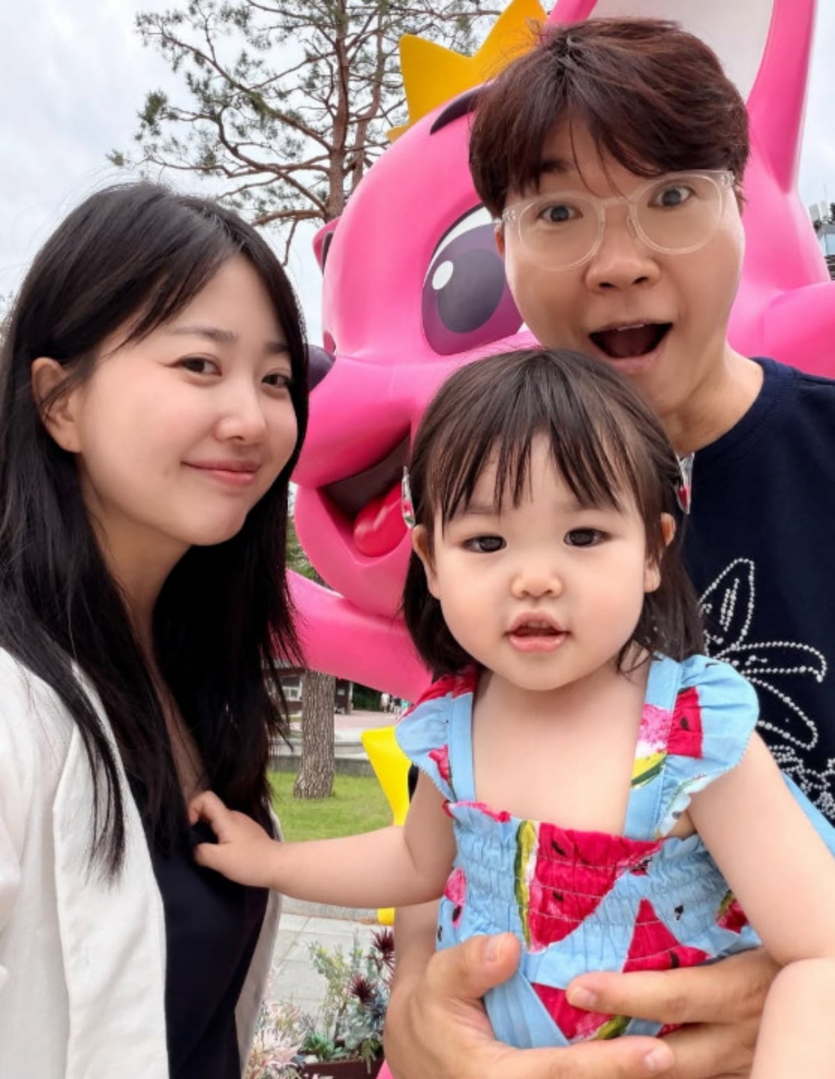 김다예가 딸, 남편 박수홍과 함께 나들이에 나선 모습. / 사진=김다예 SNS