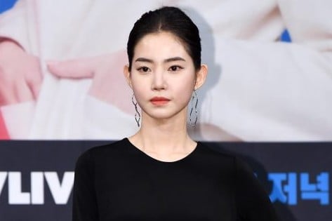 배우 황승언이 취재진 앞에 섰다. / 사진=텐아시아DB