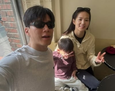 ♥김무열은 1위 찍고 아들은 생일…윤승아家, 잔치 터졌네