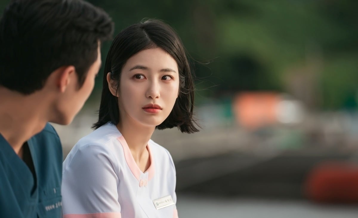 신예은의 수심 가득한 모습이 포착됐다./사진제공=ENA