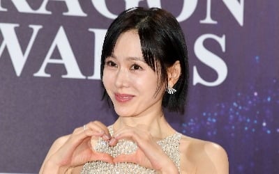 손예진, 스타일링 호불호 의식했나…사진 박제하며 "감사합니다"