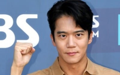'사랑이 온다' 하석진, 8년 기다린 첫사랑 만난다…하니와 애틋 로맨스 예고