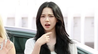카리나, 공항서 '인상 팍' 논란 사전 차단…"속상합니다, 알레르기 때문"