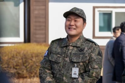 박지훈 이어 소지섭·김혜윤 차기작 줄줄이 확정…윤경호, 25년 차에 대세 존재감 각인 ('취사병')