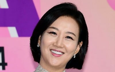 장윤정, 결혼식은 불참했지만…신지 "♥문원 엄청 예뻐 해" ('어떠신지')