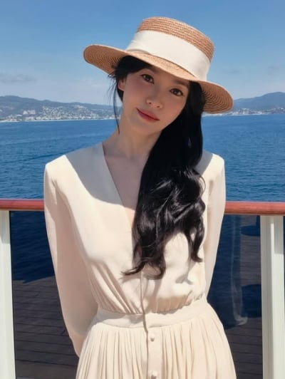 송혜교, 40대 안 믿기는 '소녀미'…이러니 매일 업로드하지