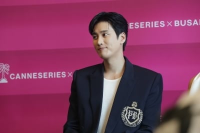 안보현, 부산서 뜻깊은 만남 가졌다…"'신의 구슬' 공개, 설레는 마음"