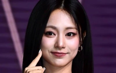 트와이스 쯔위, 6월의 가수 선정…데뷔 10주년 월드투어 피날레 앞두고 겹경사 [TEN차트]