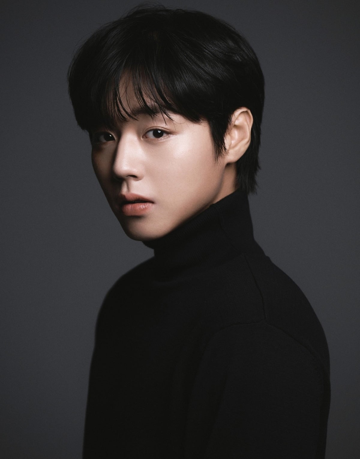 '천만 배우' 타이틀을 얻은 박지훈이 겸손함의 비결로 가족을 꼽았다./사진제공=YY엔터테인먼트
