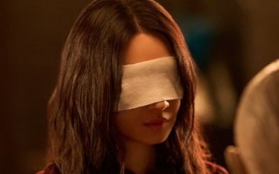시력 잃을수록 커지는 공포…신민아, 두 얼굴의 '스릴러퀸' 도약 ('눈동자')[종합]