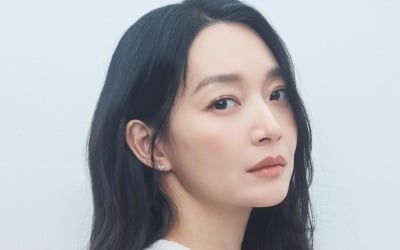 신민아 "첫사랑 연기 이제 안 어울려"…데뷔 29년차에도 원하는 변화 ('눈동자')[인터뷰①]