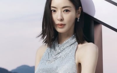 이미 저체중인데 살 더 빠졌나…'49kg' 이다희, 뼈말라 드레스핏에 팬들 우려 터졌다