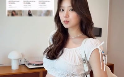 '♥윤수영' 김지영, 턱선은 날렵한데 배만 '볼록'…크롭톱 입고 뽐낸 만삭 D라인