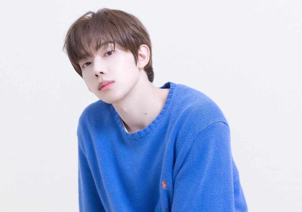 카엘이 '김부장'을 통해 연기에 도전한다. / 사진제공=판타지오