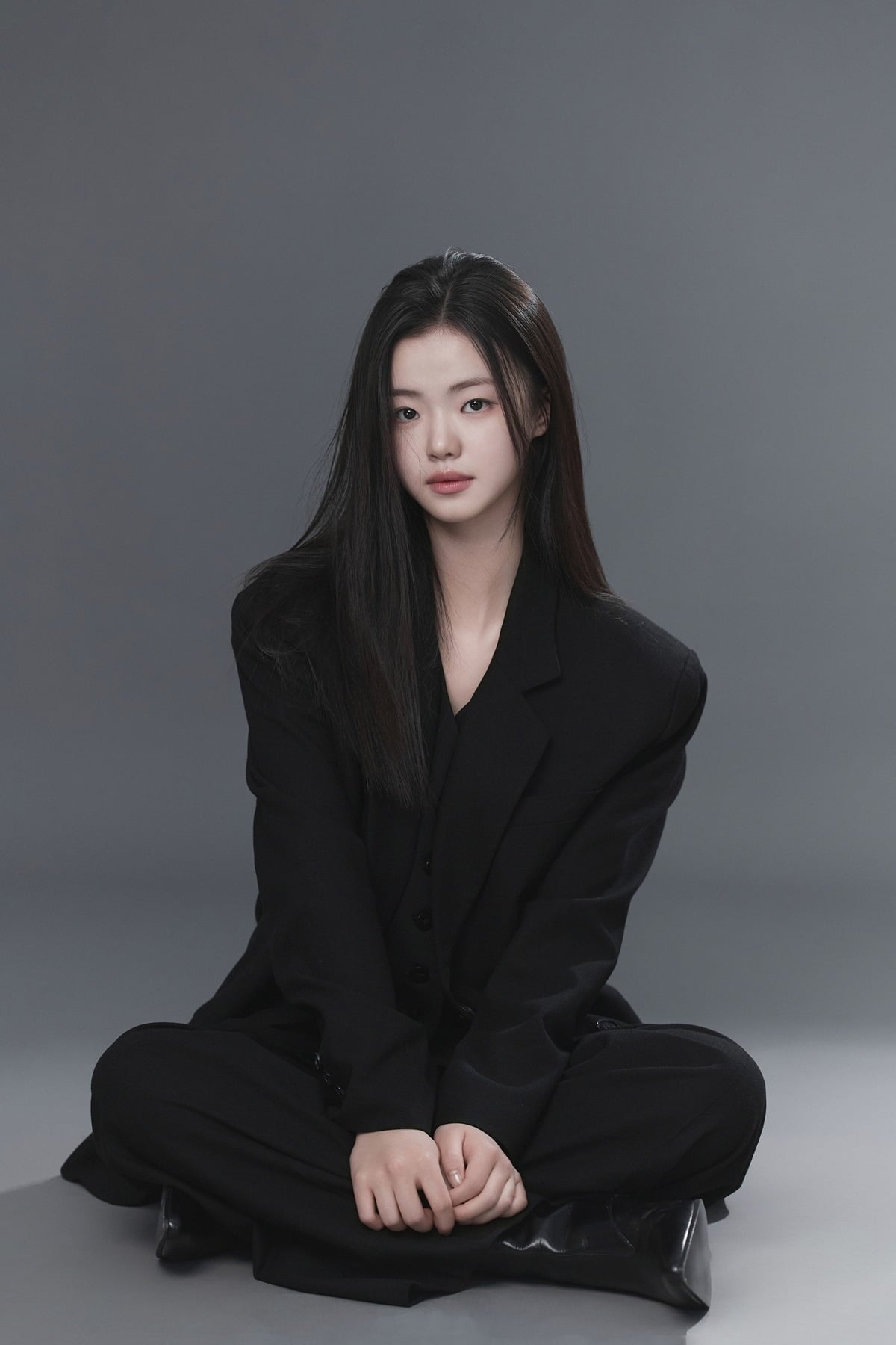 배우 김시아가 바로엔터테인먼트와 전속계약을 체결했다./사진제공=바로엔터테인먼트