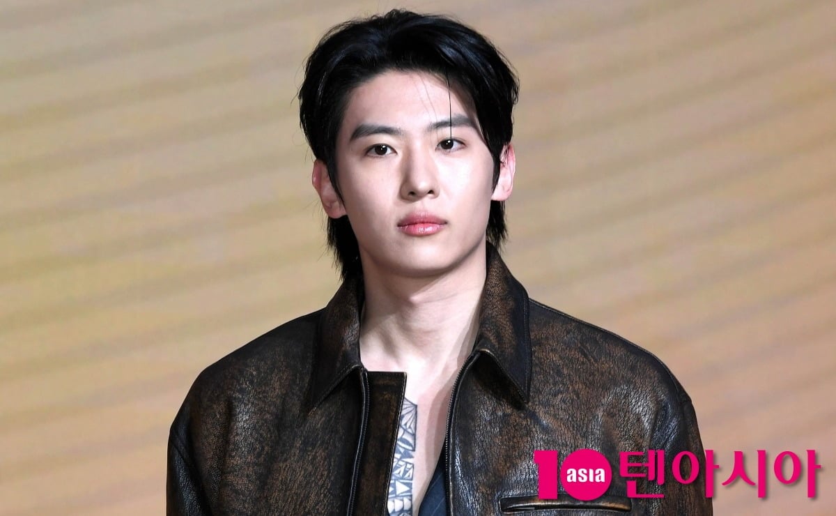 덱스가 취재진 앞에 섰다. / 사진=텐아시아DB