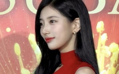 수지, 30대 되더니 더 예뻐졌네…송혜교도 반한 고혹미 폭발 비주얼