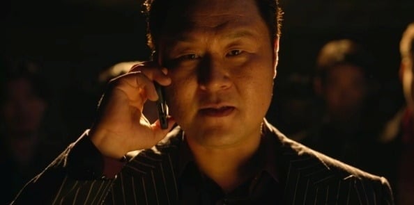 배우 윤경호가 영화 '남편들'에서 짠함과 카리스마를 오가는 빌런 역을 맡아 강렬한 인상을 남겼다./사진제공=넷플릭스