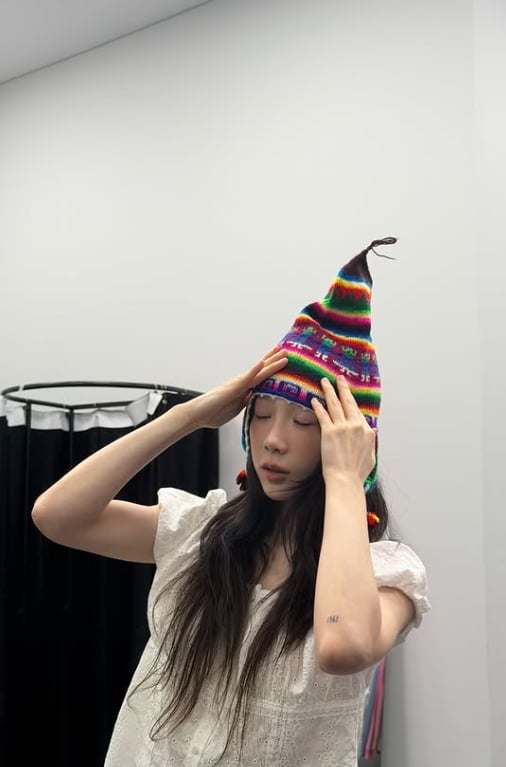 소녀시대 태연이 45kg 뼈말라 몸매를 인증했다. /SNS