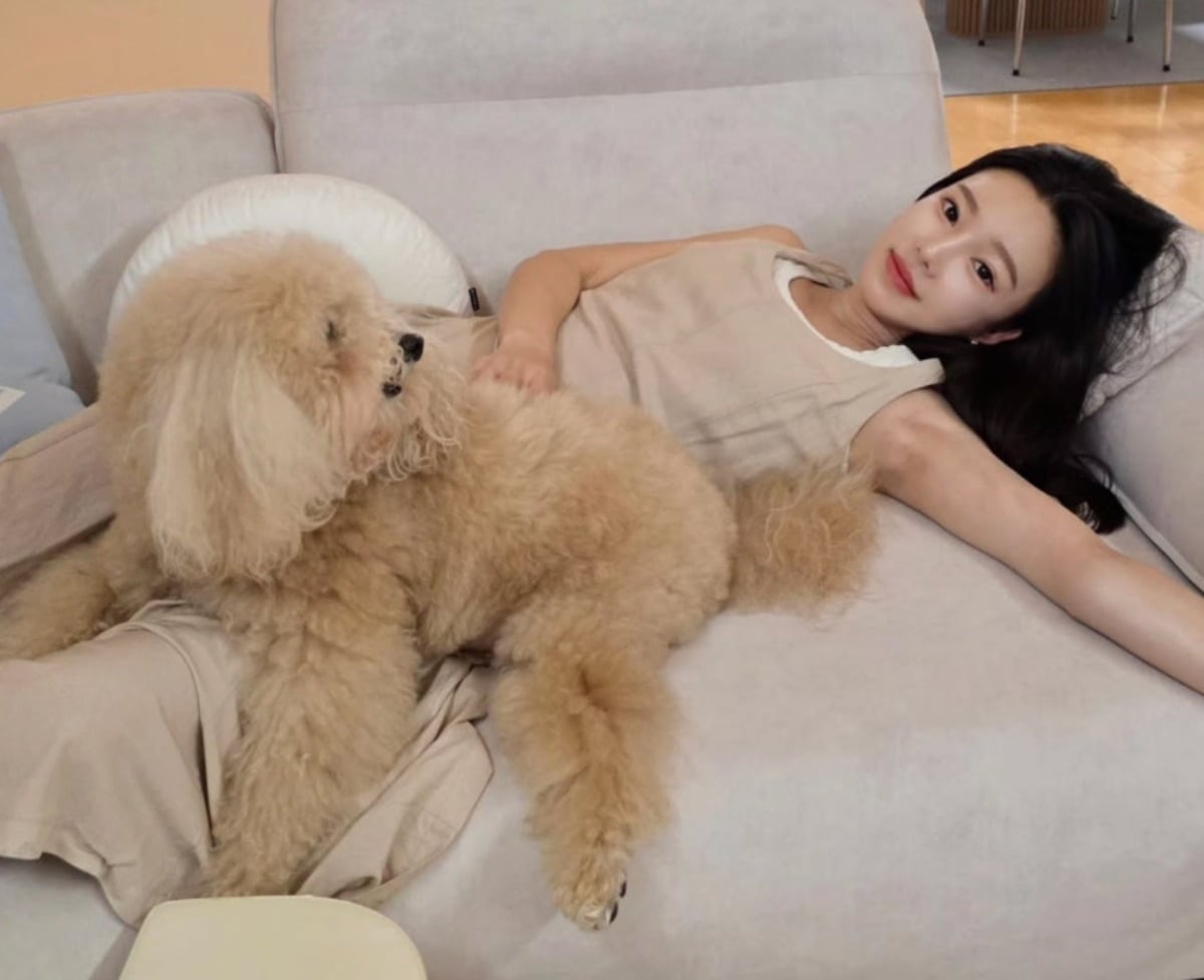 지연수가 누워서도 굴욕 없는 외모를 보이고 있다. / 사진=지연수 SNS