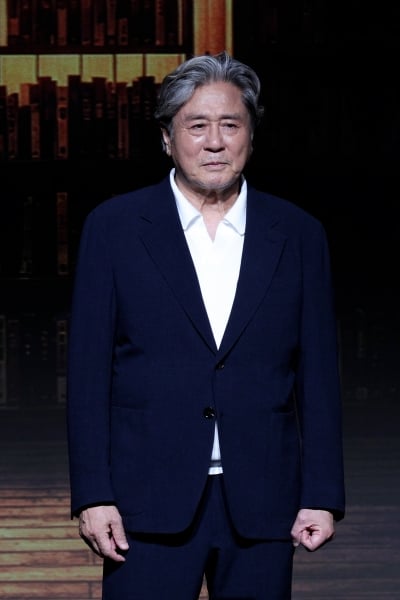'맨 끝줄 소년' 최민식 "나도 지질해"…열패감 사로잡힌 교수에 자기 투영