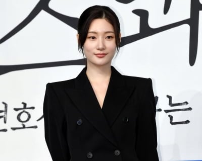 리딩 날엔 'M: Mixed twins'였는데…정채연의 'M: 리부트', 다시 원제목으로