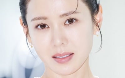 미모 무슨 일…'44세' 손예진, 기사 사진에도 굴욕 없는 공주 비주얼에 본인도 '깜짝'