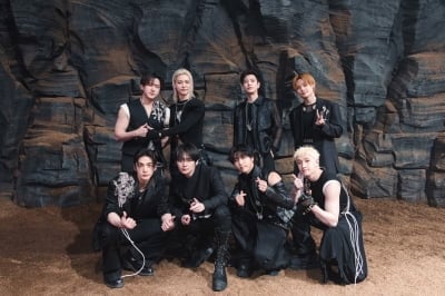 스트레이 키즈 'RUN IT', 인기 식을 새 없네…글로벌 음원 차트 정상 석권