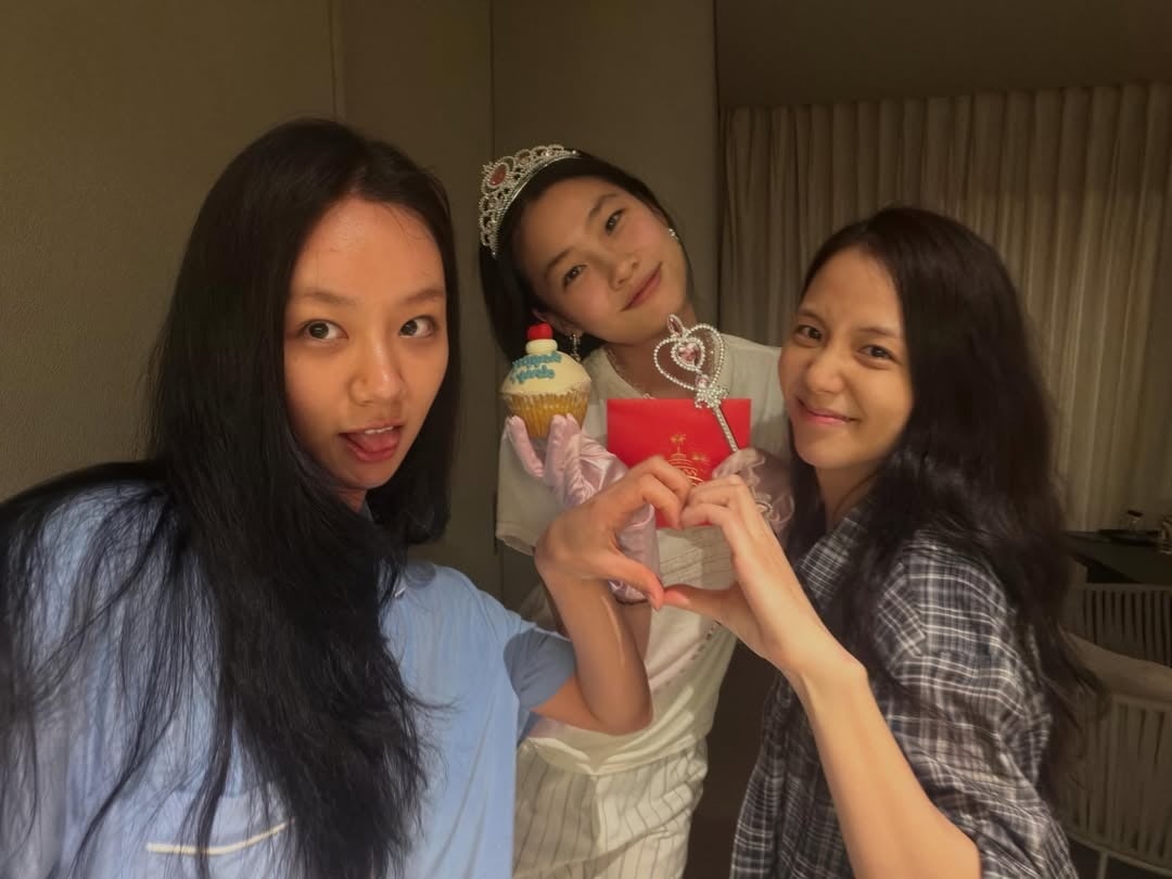 걸스스데이 혜리가 블랙핑크 지수, 배우 겸 모델 정호연과 함께한 첫 우정 여행을 공개했다./사진제공=혜리 SNS