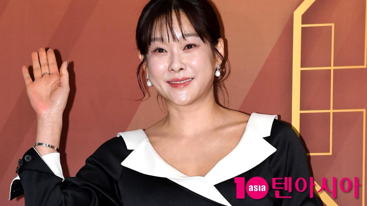 현영이 연수입 80억 사업 지분을 판 이유를 밝혔다./사진=텐아시아DB