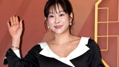 학비만 12억인데…현영, '연수입 80억' 사업 접었다 "자녀 육아 위해"