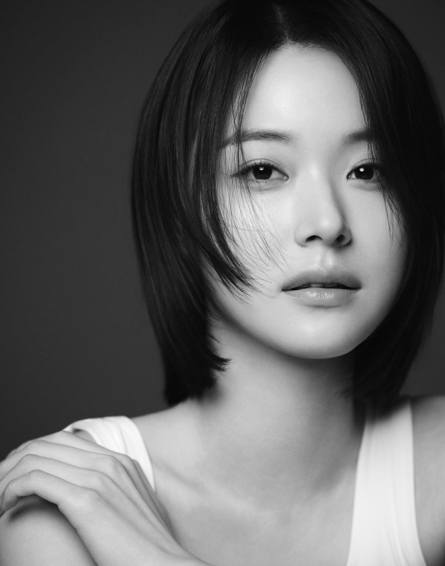 배우 신도현이 에이치솔리드와 전속계약을 체결하고 새 출발에 나선다./사진제공=에이치솔리드