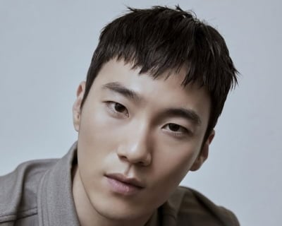 "아파트 공사 노가다→타코야키 장사"…10년 버틴 이홍내, '취사병'으로 존재감 각인 [인터뷰]