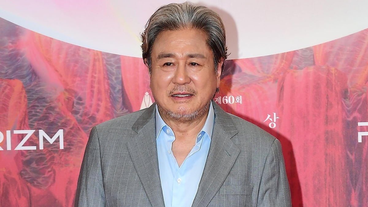 '연예인 열애설'에 소신 발언했다…최민식 "마음껏 해라, 젊었을 때 하는 것" ('핑계고')