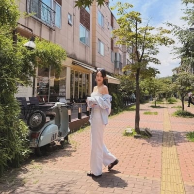 '나솔' 31기 정희, 화장법 바꾸고 리즈 갱신했다…햇살 아래 빛난 눈부신 비주얼