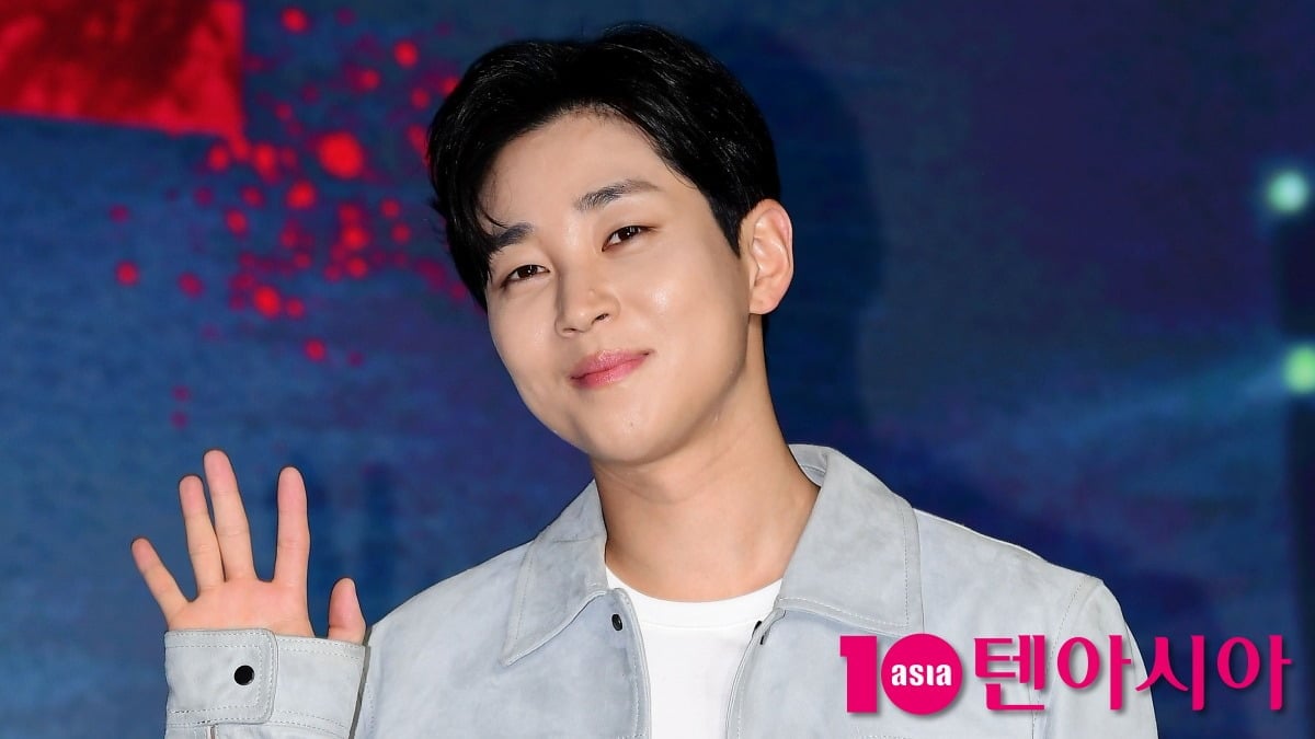 딘딘이 홍명보 감독의 태도를 공개 비판했다. / 사진=텐아시아 DB
