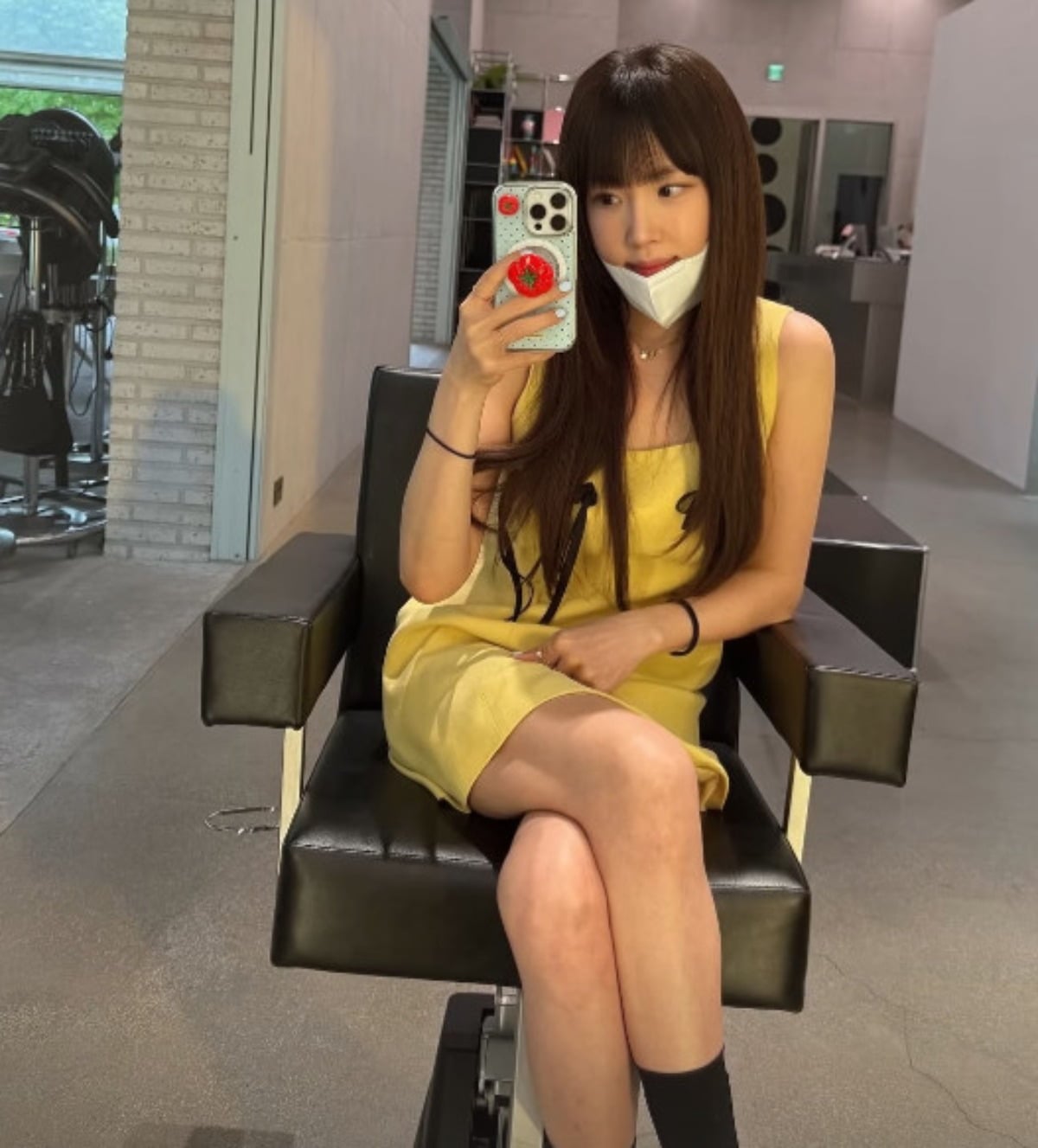 배우 강예원이 앞머리에 스타일 변화를 준 모습. / 사진=강예원 SNS