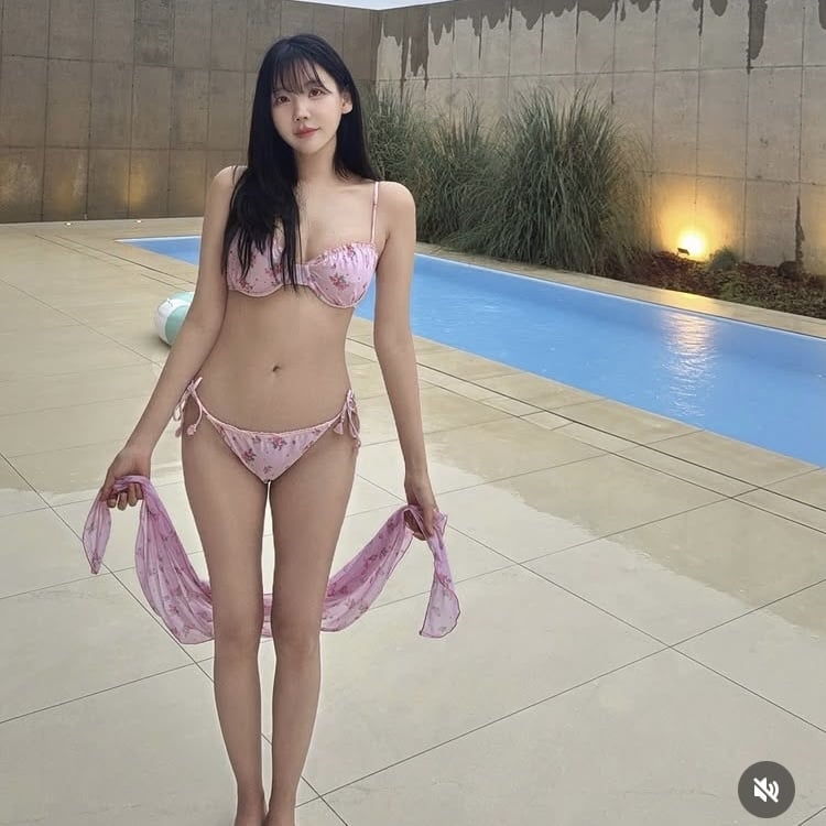 레이나, 뼈말라인데 볼륨감…비키니에도 살아남아